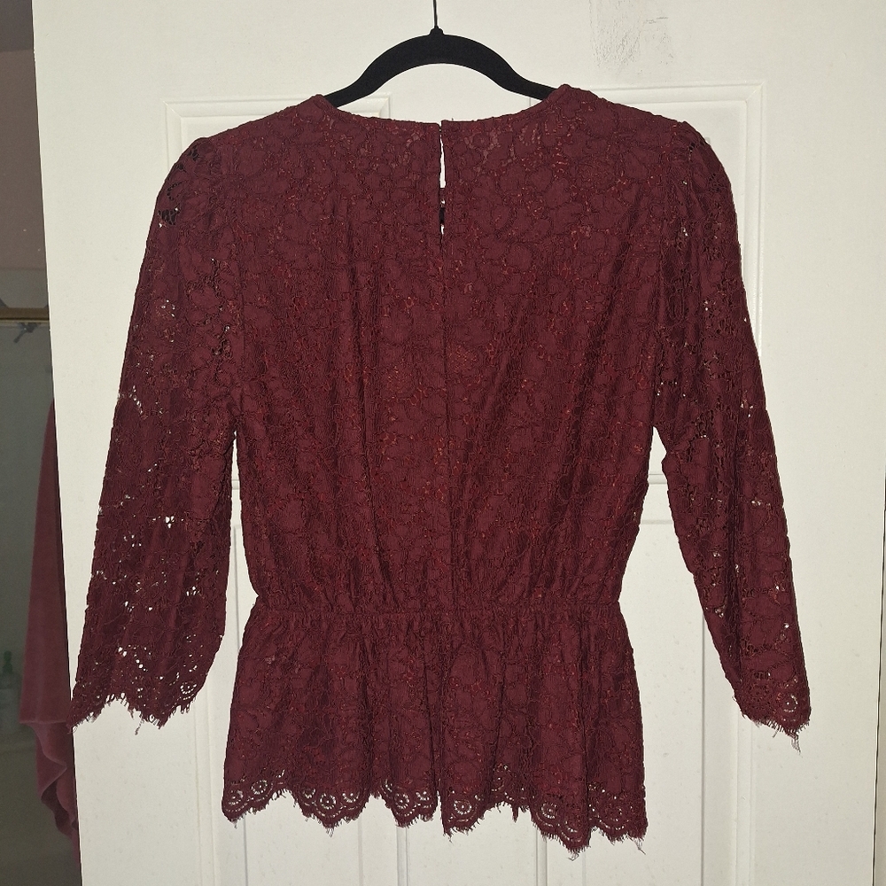 Express Peplum Lace Blouse - Picture 4 of 11